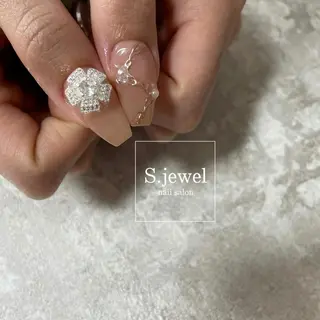ネイル S. JEWELのネイルデザイン
