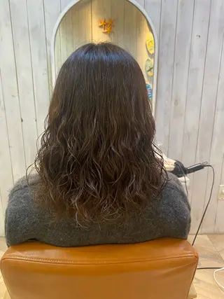 パーマ 小松 未奈のヘアスタイル