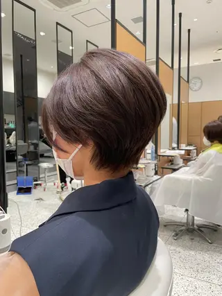 ショート カラー 中西 優典のヘアスタイル