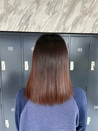 ミディアム 荒木 美沙樹のヘアスタイル