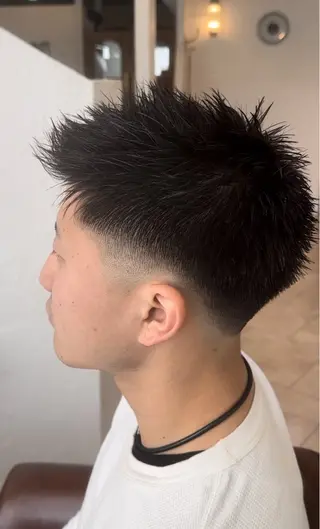 ショート メンズ スパイキー/ ピンパーマ/緑川雄也のヘアスタイル