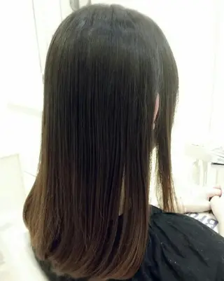 ロング カラー 須賀 一美のヘアスタイル