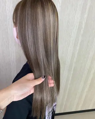 ロング カラー UNDER vr 【アンダーバー】のヘアスタイル