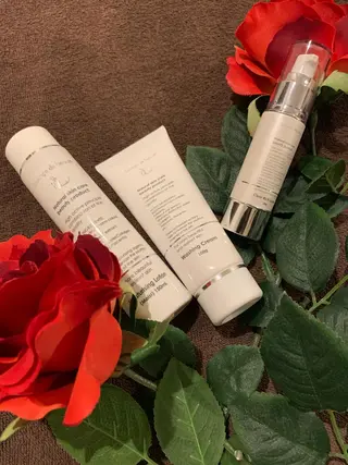 ミディアム カラー パーマ ヘアアレンジ メンズ キッズ ネイル マツエク・マツパ Renatus 脱毛/美肌/眉/痩身のエステ・リラクイメージ