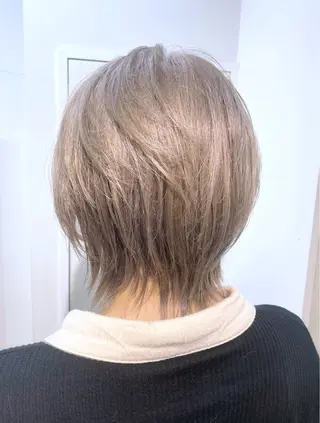 ミディアム カラー ☁️ケアブリーチ￤ ウルフ￤Shioriのヘアスタイル