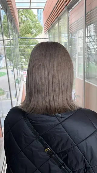 ミディアム カラー ブリーチ/髪質改善/ ハイトーン/暖色のヘアスタイル
