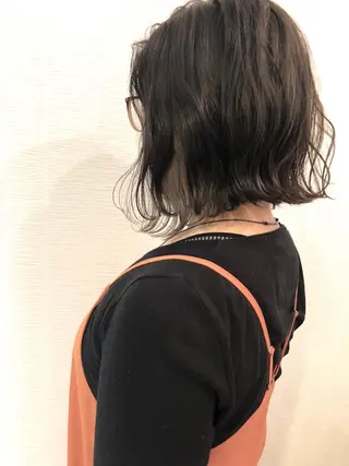 ミディアム カラー 平川 友希子のヘアスタイル