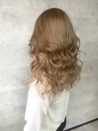 ロング カラー シールエクステ特化 ハイトーン、NANAのヘアスタイル