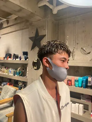 ショート カラー メンズ 三野 隼澄のヘアスタイル