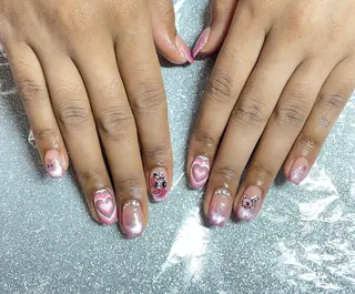 ネイル VIERU 🌈🎀💖のネイルデザイン