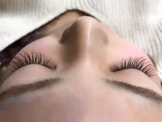 マツエク・マツパ 保子 祐里香のヘアスタイル