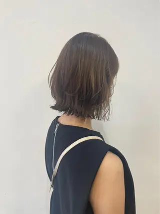 ミディアム 河口 友里のヘアスタイル