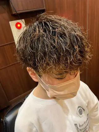 ショート パーマ メンズ 羽木 隆徒のヘアスタイル