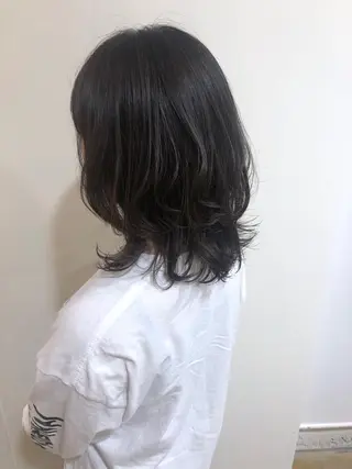 ミディアム カラー MIOベージュカラー 柔らかいカラーのヘアスタイル