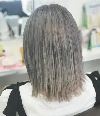 ロング カラー 岩谷/ブリーチ 🪽透明感カラーのヘアスタイル