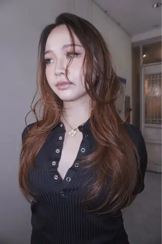 ロング レイヤーカット/ 管原久遠のヘアスタイル