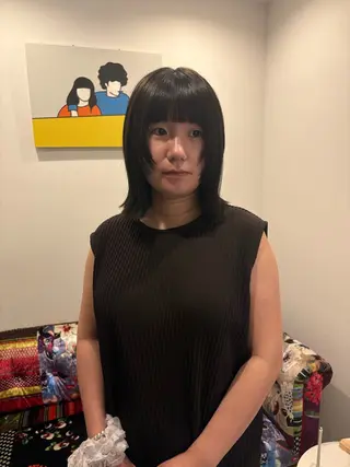 ミディアム 魚谷 綾渚のヘアスタイル