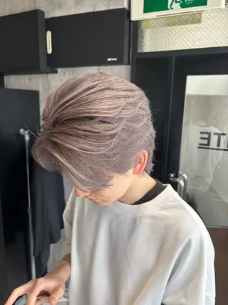 カラー メンズ _WHITE / KENTOのヘアスタイル