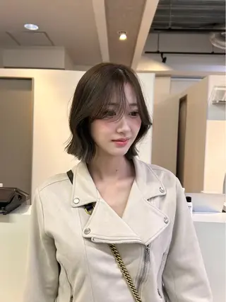 ミディアム カラー ELIN  hair Rurukaのヘアスタイル