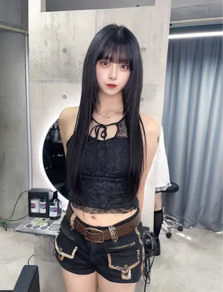 ロング ホワイト&レイヤーカ ットエクステ長畠俊輔のヘアスタイル