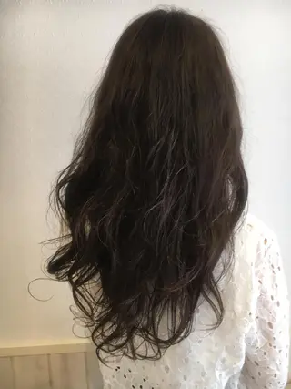 ロング カラー 宮内 真乃のヘアスタイル
