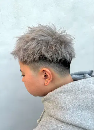 カラー ダブルスキルエクステ /羽エクステ白石宇由のヘアスタイル