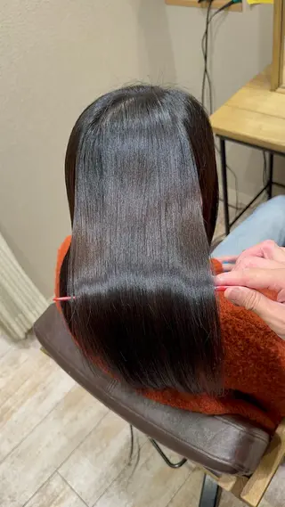 セミロング ブリーチ縮毛矯正 あすまのヘアスタイル