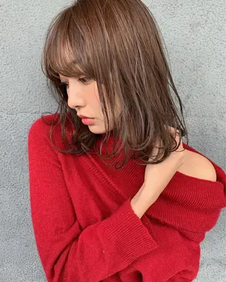 ミディアム カラー 韓国レイヤーカット 🧸ベージュカラーのヘアスタイル