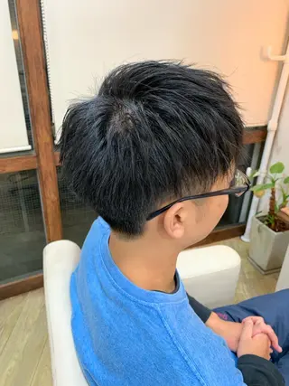 ショート メンズ 【扱いやすいパーマ】 眞鍋拓己のヘアスタイル