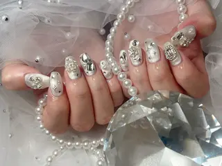 bijou nails 蓮のネイルデザイン