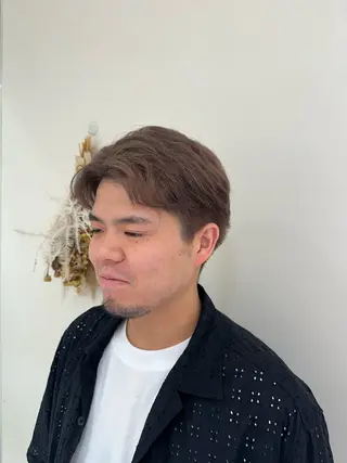 カラー メンズ タイトボブ個性派カラ ーAKANEのヘアスタイル