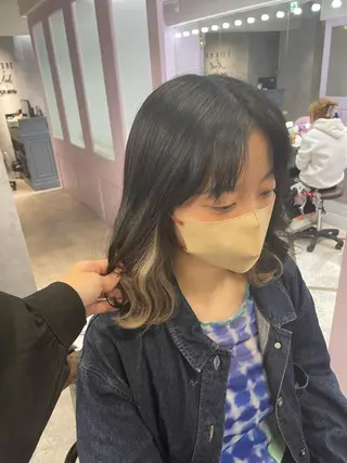 ミディアム Cielro/ダブル カラー/西田咲希のヘアスタイル