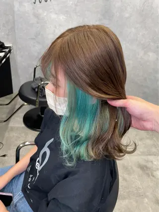 ミディアム Cielro/ダブル カラー/西田咲希のヘアスタイル