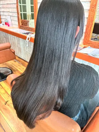 ロング 秋田弥生 /髪質改善/艶カラーのヘアスタイル