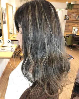 ミディアム カラー ヘアアレンジ 遠藤 拓馬のヘアスタイル