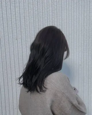 セミロング カラー 東山 紗月のヘアスタイル