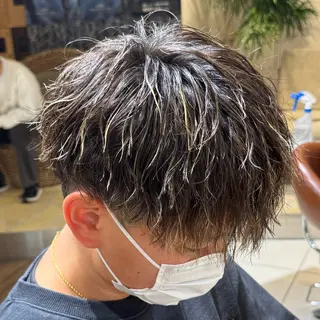 ショート カラー パーマ ヘアアレンジ メンズ 新宿のパーマ職人/ メンズパーマ/石見のヘアスタイル