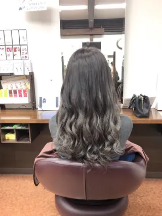 セミロング カラー ライブトレア YOSHIKIのヘアスタイル
