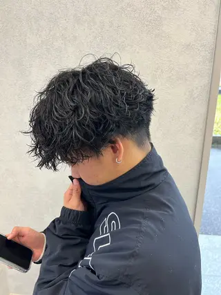 ミディアム パーマ Oops旧TABOO 早野太郎のヘアスタイル