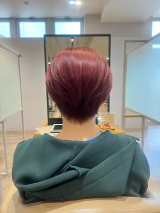 ショート カラー 山下 仁愛のヘアスタイル