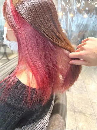 セミロング カラー ヘアアレンジ ネイル 🌈インナーカラー ‘ショウマ’🌈のヘアスタイル