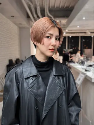 ショート Hinata🛸 ハイトーン美容師のヘアスタイル