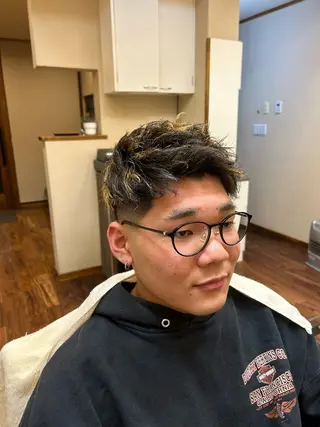 ショート カラー パーマ メンズ マスダ コウのヘアスタイル