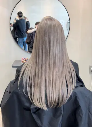 ロング カラー リサ tonieのヘアスタイル