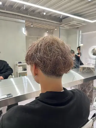 ショート パーマ メンズ ⚡メンズパーマフ ェードカットTomyのヘアスタイル