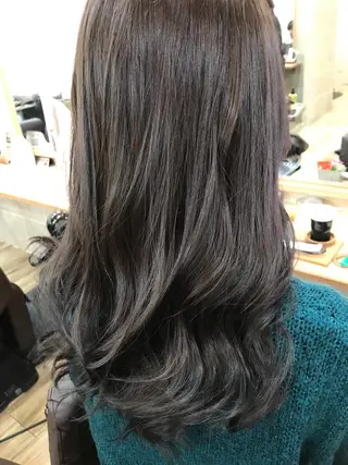 セミロング カラー 平尾 拓也のヘアスタイル