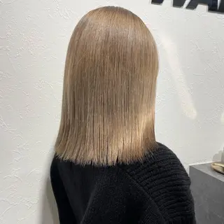 セミロング カラー shiho .のヘアスタイル