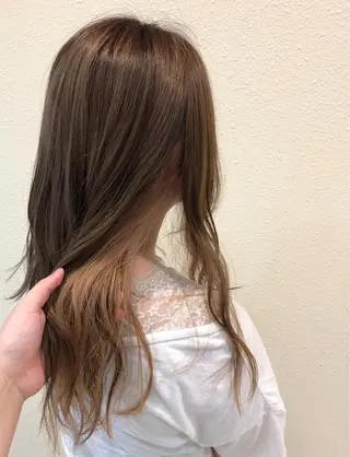 ロング 中川 茜里のヘアスタイル
