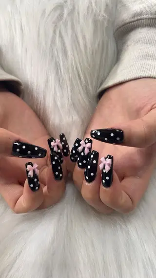 ネイル OPHELIA 𓃛のネイルデザイン