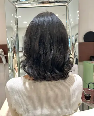ミディアム パーマ コテ巻き風パーマ 藤澤　知彌のヘアスタイル